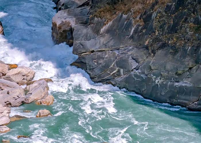 tiger-leaping-gorge-hiking2