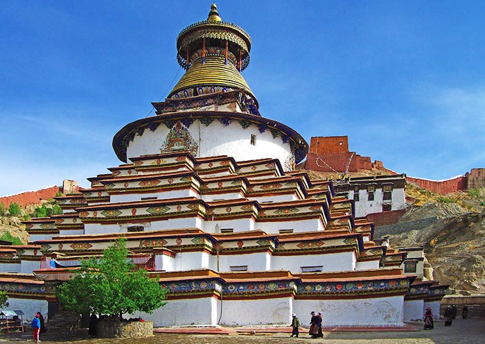 kumbum-monastery-pagoda