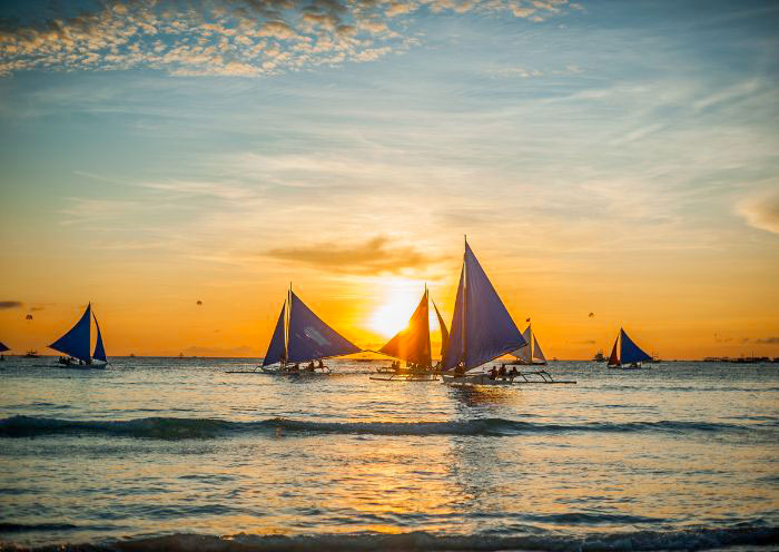 boracay-sunset-sailing1